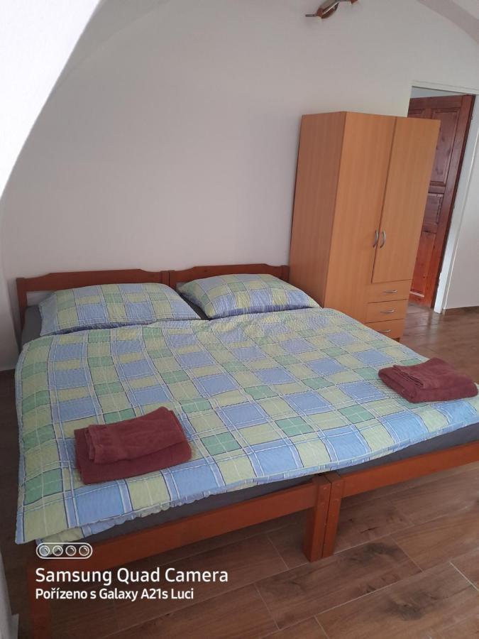 Kojan Apartment Jilovice ภายนอก รูปภาพ